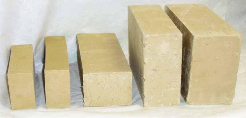 Brique de terre extrudée